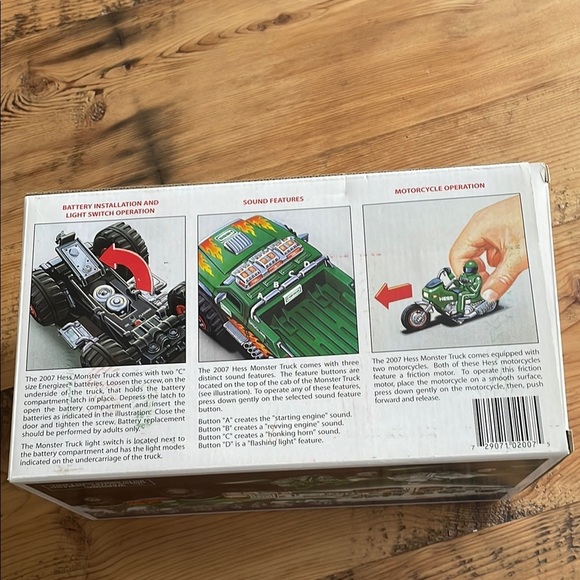 Monster Truck with Motorcycles - Green and White 2007 collectible with box - Picture 3 of 5